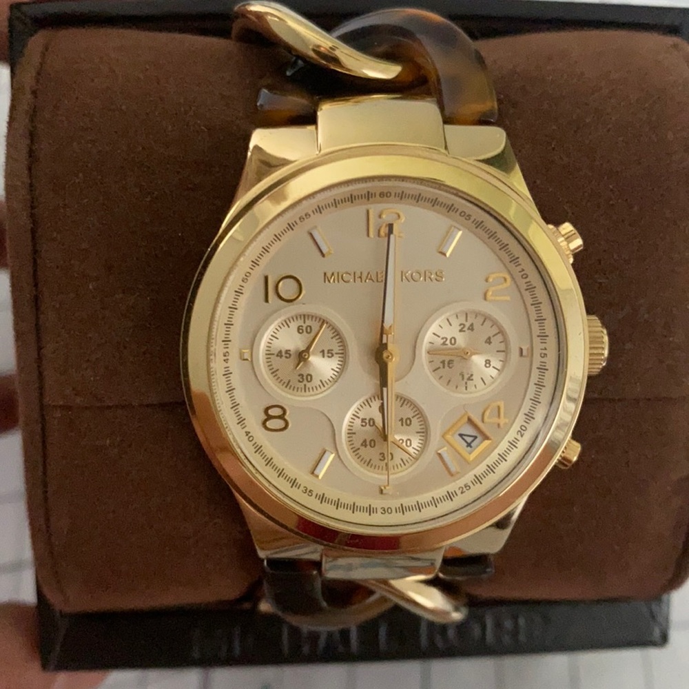 Micheal kors watch worn only once